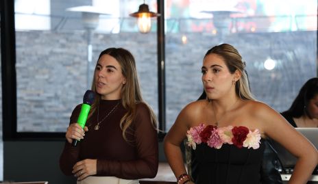  Adriana y Mariana Zapata.