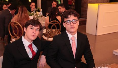  Mateo y Miguel Ortiz.