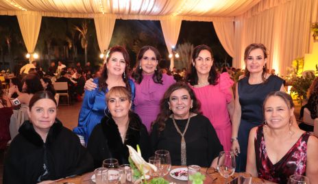  Josefina Gutiérrez, Julieta de la Serna, Carmen Leos, Claudia Ortiz, Carmen Alejo, Jofe Correa, Lety Pérez y Paty Vilet.