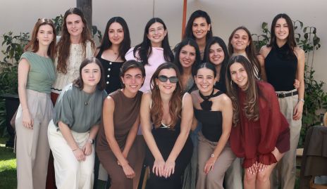  Ana Paula García García con sus amigas de toda la vida.