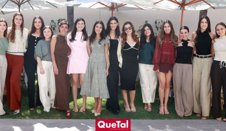  Ana Paula García con sus amigas.