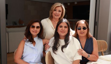  Martha Carrillo, Soledad Vega, Sofía Perafán y Sofía Carrillo.