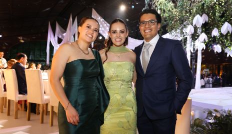  Tere Ricavar, Marthita Ricavar y Adrián Tiscareño.