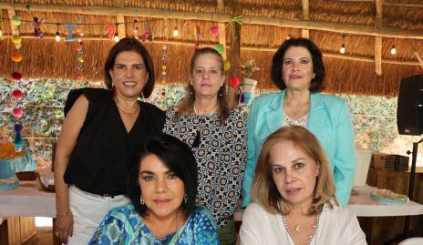 Lucía Garza, María Pizzuto, Sarhara González, Yoya y Luz del Carmen González.