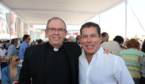  Pbro. Gabriel Del Valle y Joel Armendáriz.