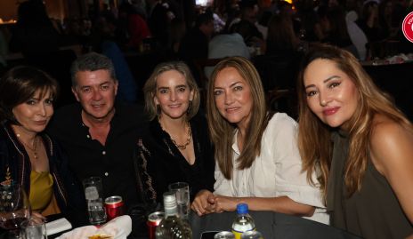  Ivette Vallejo, Ricardo Navarro, Irene Loyo, Adriana Rivera y Uri Calzada.
