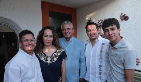  Oscar Esquivel, Tere Jover, Oscar Esquivel, Emiliano y Juan Cristóbal Esquivel.