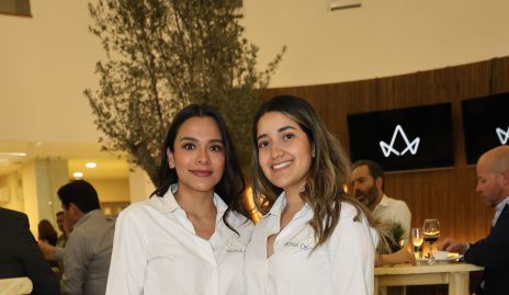  Daniela Gómez y Mónica Ríos.