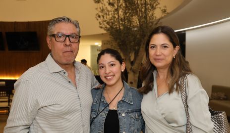  Armando Martínez, Fernanda Martínez y Brenda Gómez.