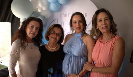  Lucy Guerra, Becky Castañón, Carolina Silva y Carola Guerra.