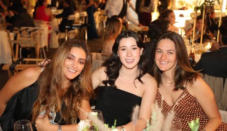  Bere Hinojosa, Montse del Valle e Isabela Mendizábal.