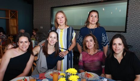  Ale Román, Montse González, Gloria Acosta, Claudia González, María Elena Ávila y Paty Espinosa.