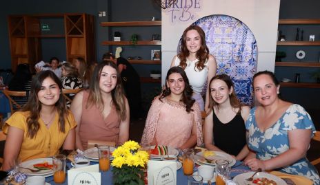  Mariana Castro, Lorena Ramírez, Ximena Zapata, Ali Díaz Infante, Ale Anaya y Andrea Díaz Infante.