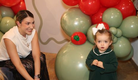  Mireya Cantú y Luciana Gómez.