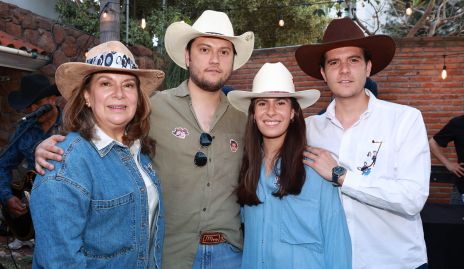  Olga Contreras, Mauricio Mier, Marijó y Juanfer Rojas.