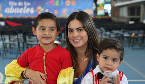  Juan Pablo Rojo, Bárbara Berrones y José Miguel Rojo.