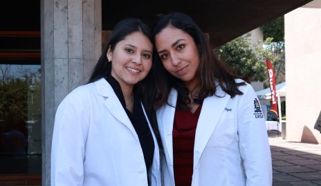  Samantha López y Leslie Aguilar.