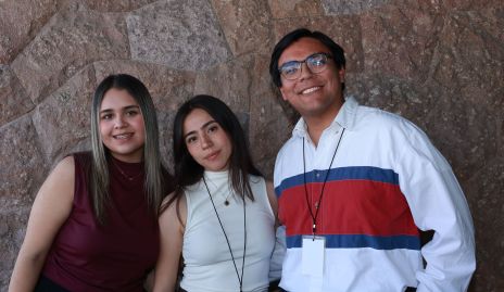  Astrid Aguilar, Valeria Arvizo y Rigo Rodríguez.