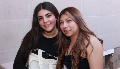  Samantha López y Lesli Álvarez.