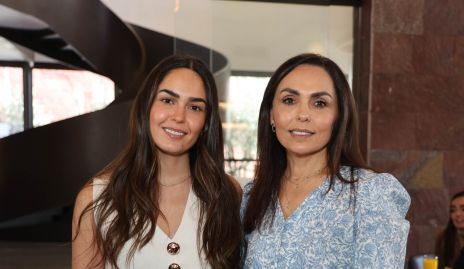  Macarena Villasuso y Marianela Villanueva.