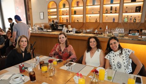  Georgina Benavente, Alejandra Acebo, Laura Nieto y Saide Chevaile.
