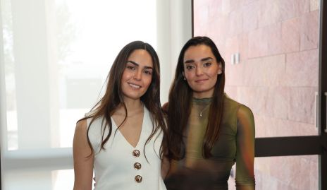  Macarena y Marianela Villasuso Villanueva.