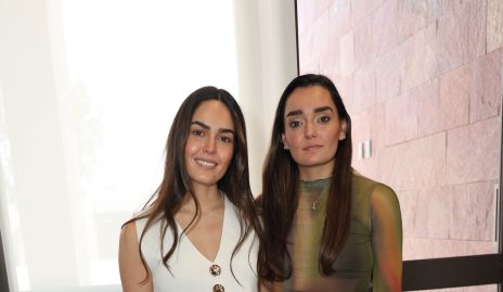  Macarena y Marianela Villasuso Villanueva.