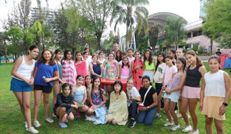  Maríaemilia Heinze con sus amigas.