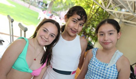  Maríaemilia Heinze, Pía y María Andrea.