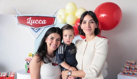  Ana Sofía Santoyo, Lucca Aguirre y Elsa Santoyo.