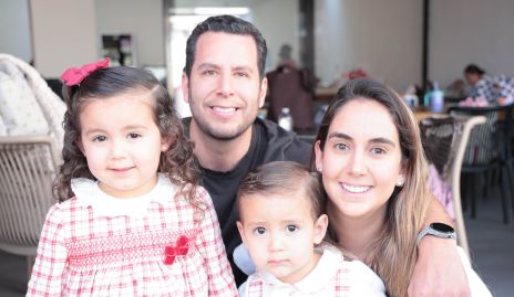  Juan Pablo Castillo, Lucia Borbolla, Marcelo y Camila Castillo.