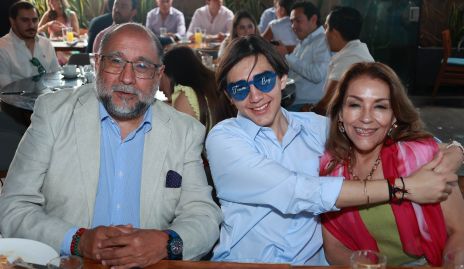  Pilar Delgadillo, Patricio Zárate y Francisco Zárate.