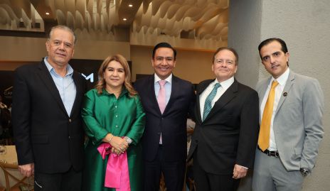  Fernando Chávez, Carmenchu, Guadalupe Torres, Juan Carlos Barrón y Luis Fernando Lárraga, Presidente de CANADEVI.