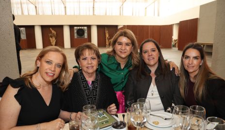  Mariana Torres, Pilar Ocejo, Carmenchu, Pili Torres y Mari Pepa Muriel.
