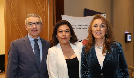  Juan Carlos Pérez, Claudia Castellanos y Julieta Abud.