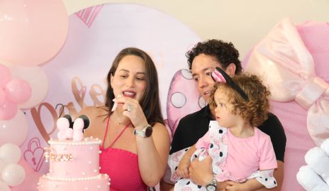  Carolina Silva, Paloma y Chino Romo.