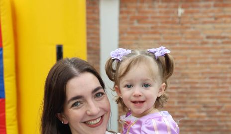  Moni Garza y Paula de Luna.