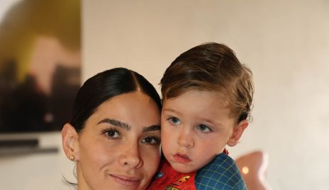  Elsa Santoyo y Lucca Aguirre.