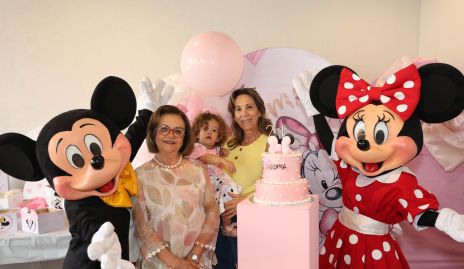  Verónica Castañón, Paloma Romo y Carola Guerra.