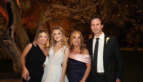  Mónica Desouches, Cecilia Desouches, Lorenza Gutiérrez y René Desouches.