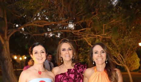  Paty Araiza, Tichis Araiza y Virginia Araiza.