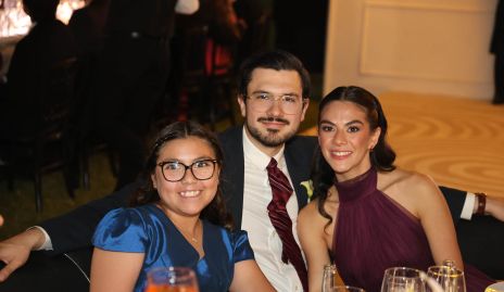  Paola Tejeda, Manuel Rivera y Marisol Dargence.