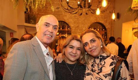  Carlos Hinojoza, Carmenchu y Mimí Hinojoza.