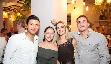  Juan Manuel Piñero, Valeria Navarro, Patricio Williams y Francesca Hinojoza.