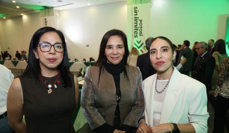  Isis Estrada, Maricela Zavala y Yajaira Martínez.