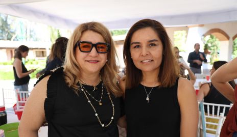  Carmenchu y Lorena Torres.