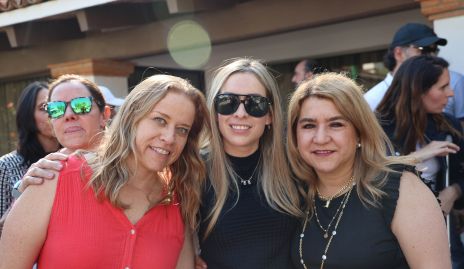  Pili Torres, Mariana Torres, Gaby Guevara y Carmenchu.