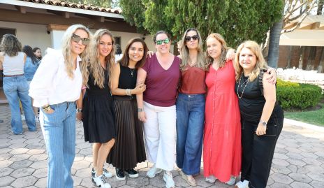  Primas, Mónica, María, Lorena, Pili, Marcela, Mariana y Carmenchu.