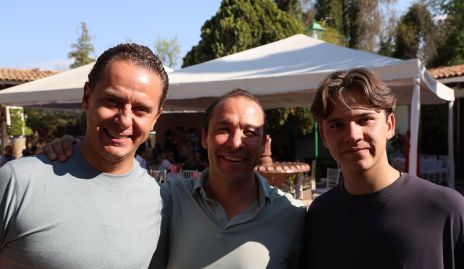  José Alberto Torres, José Ramón Martínez y Juan Carlos.