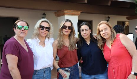  Pily Torres, Mónica Torres, Marcela Torres, Lourdes Torres y Mariana Torres.